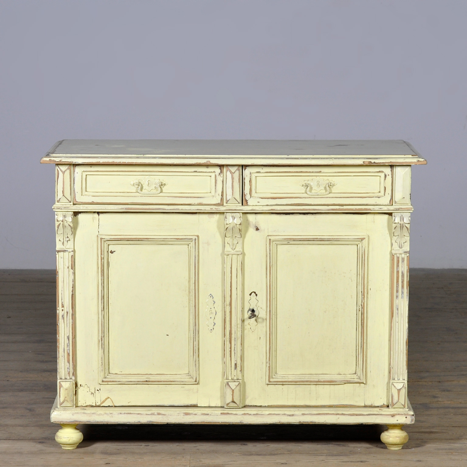 25247_dresser_1