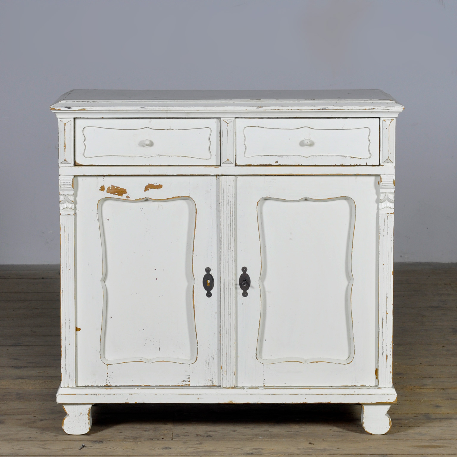 25249_dresser_1