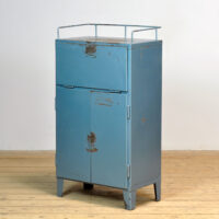 Industriëel kastje met vier laden uit de jaren ’70