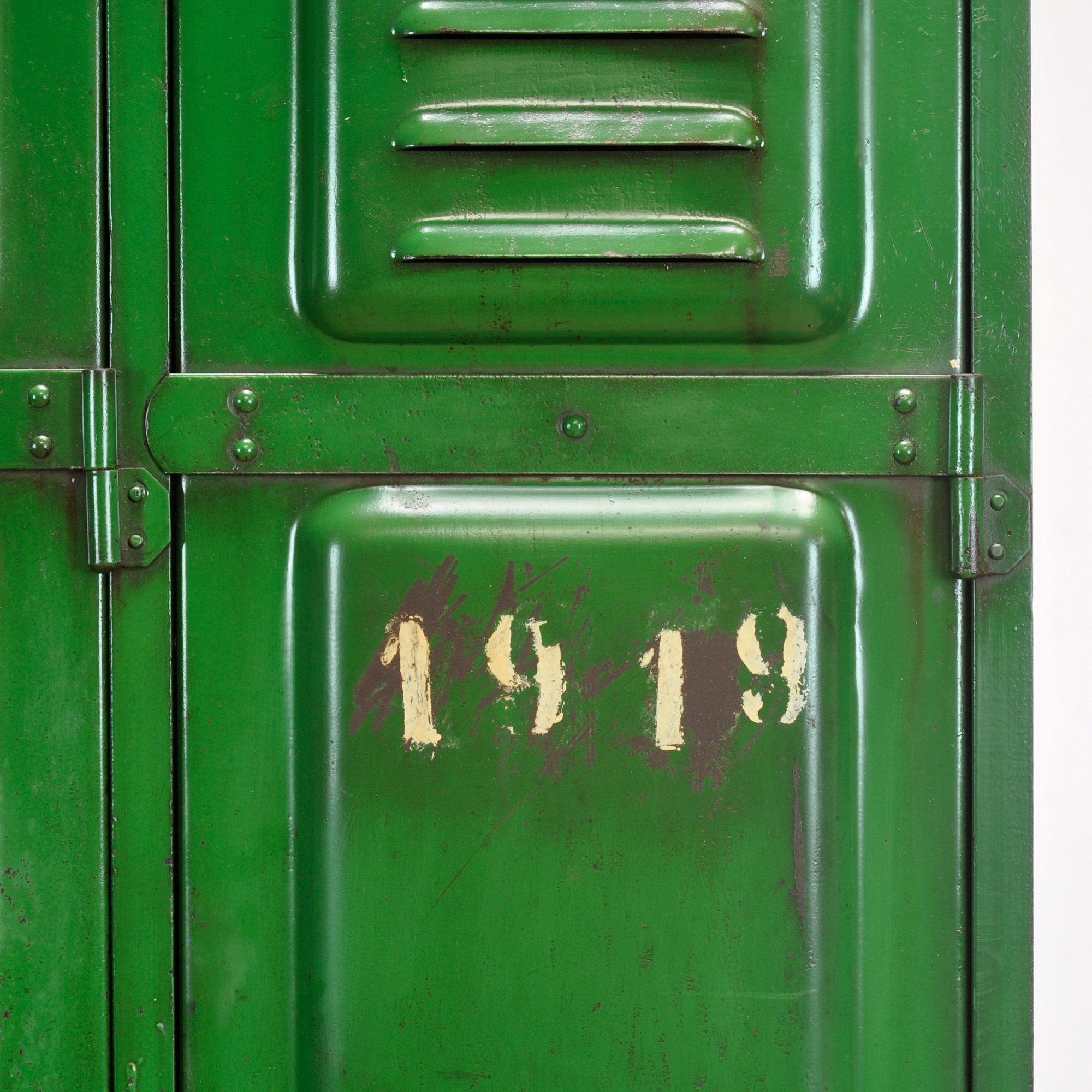 26183-locker_8