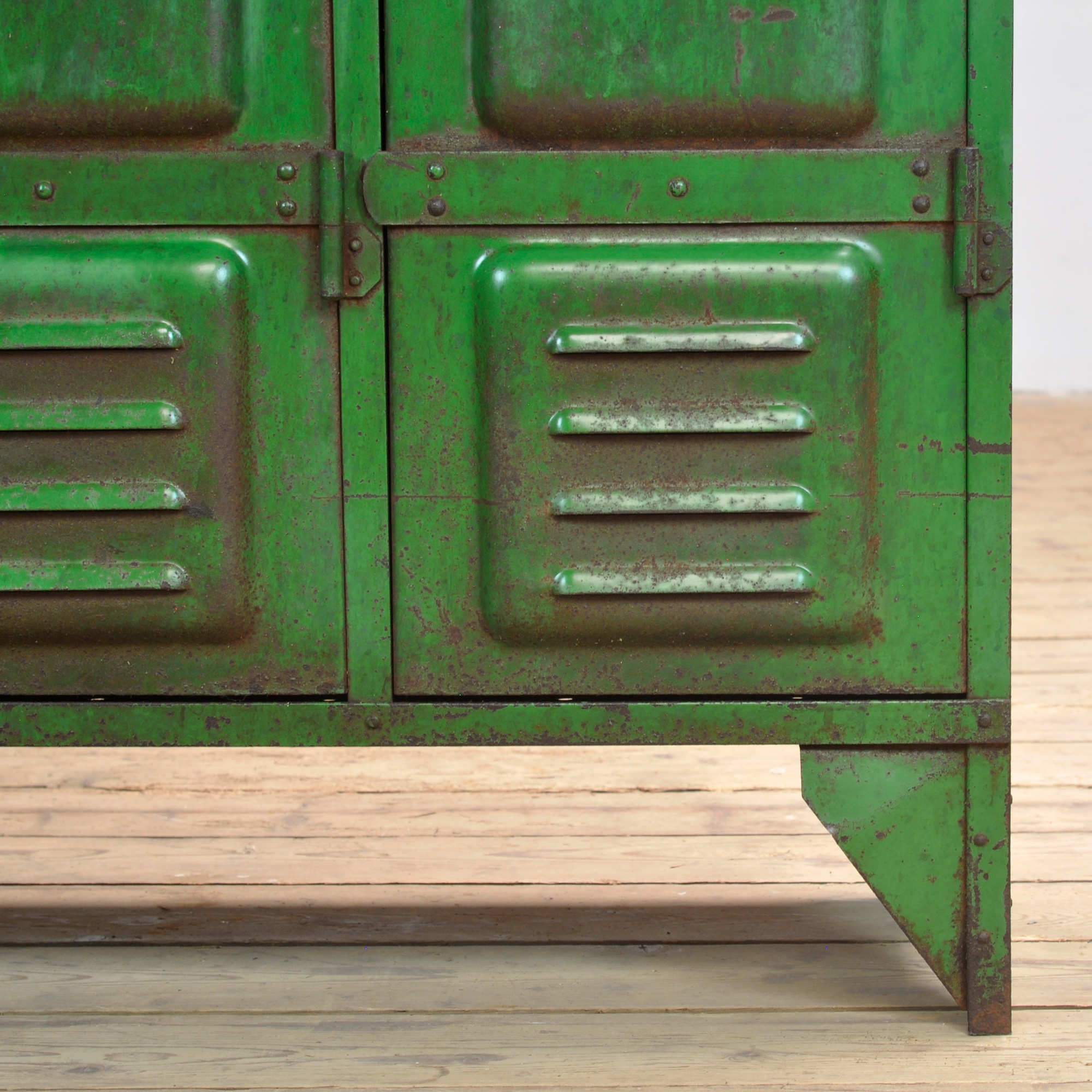 26205_locker_12