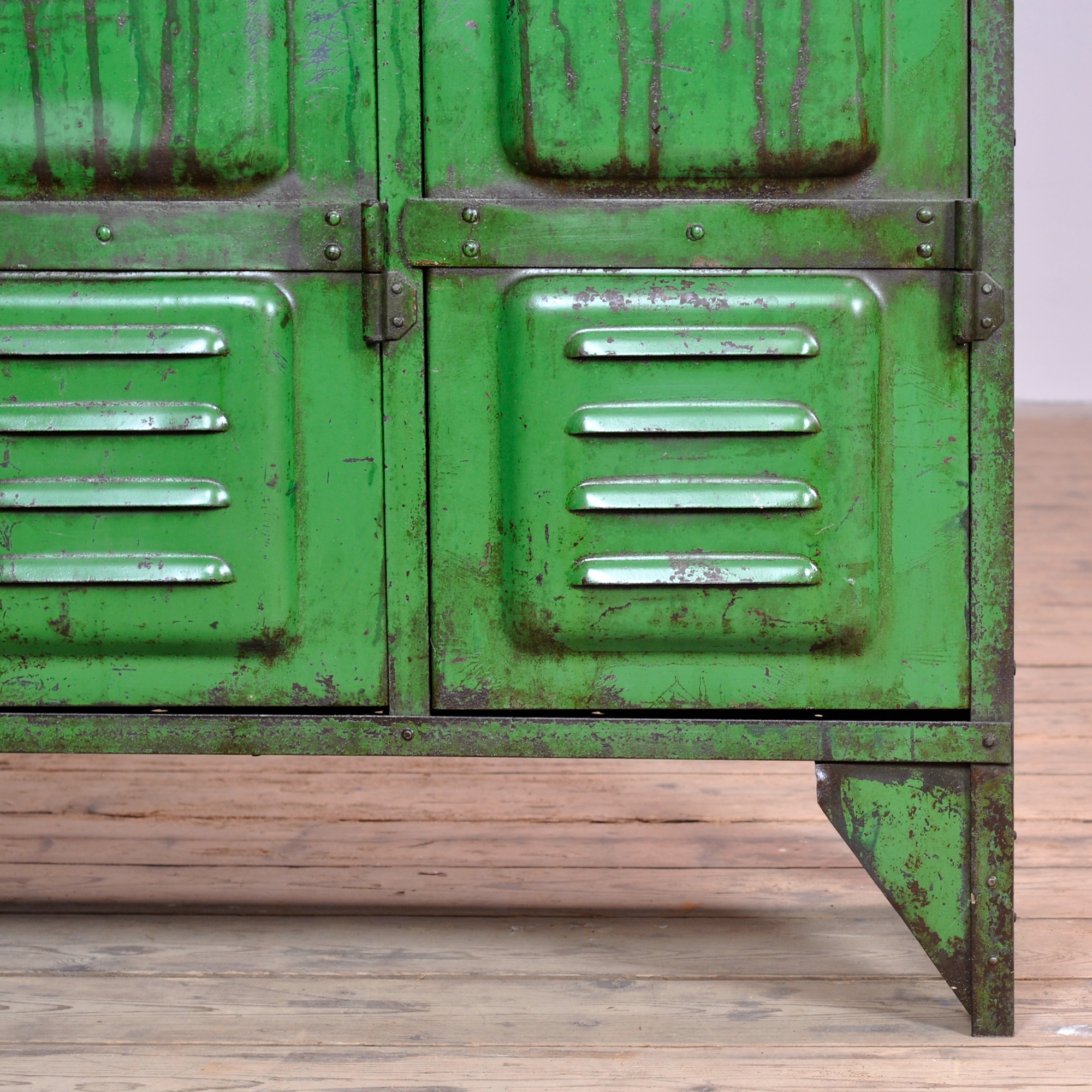 26250_locker_11