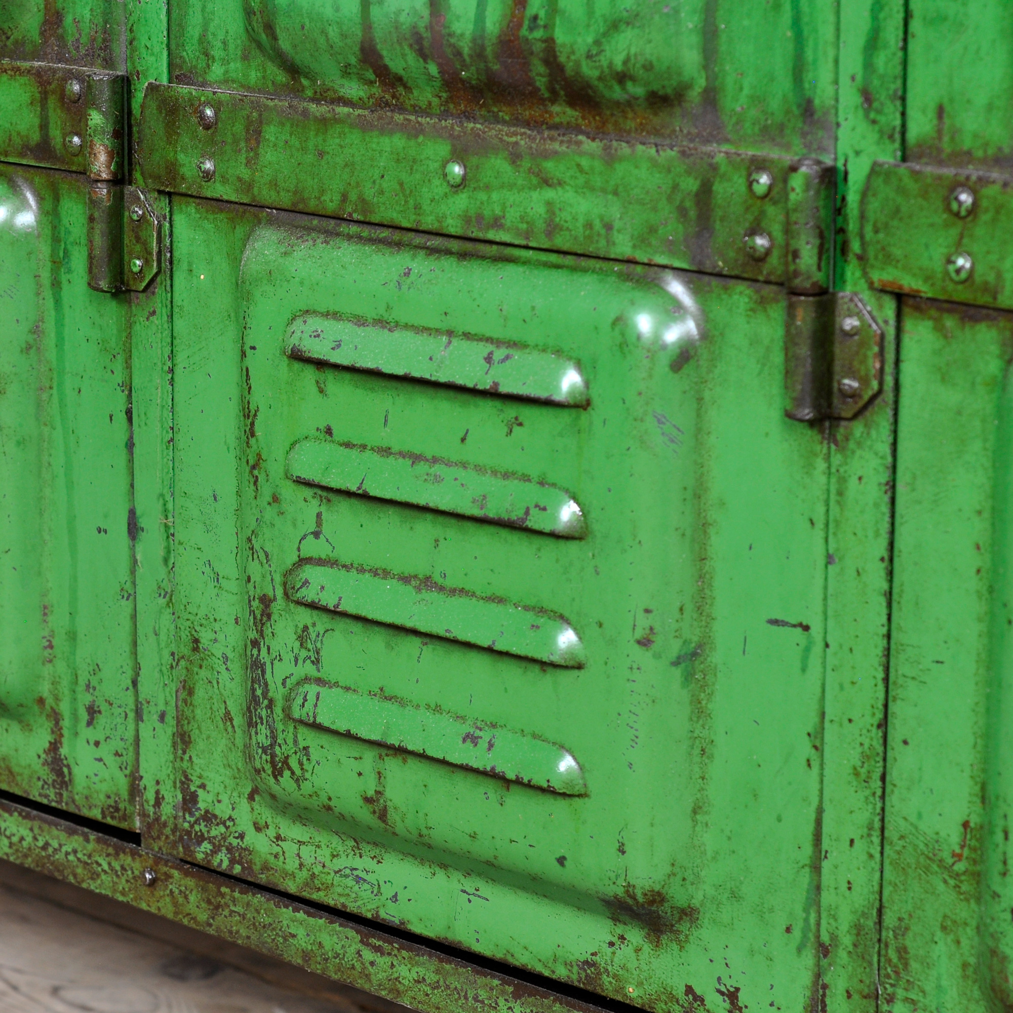 26250_locker_12