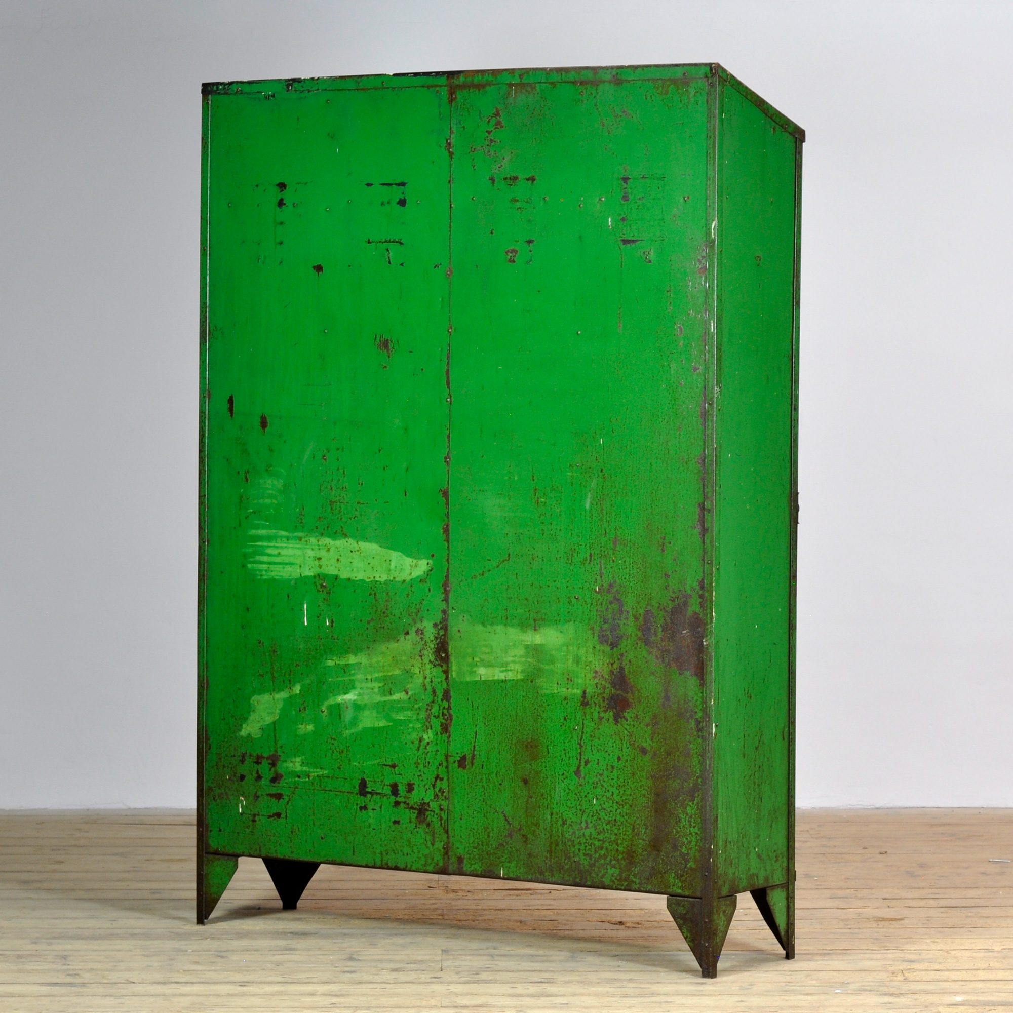 26250_locker_13