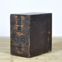Antieke Japanse ko-dansu, kleine ladekast met origineel ijzerbeslag, circa 1900
