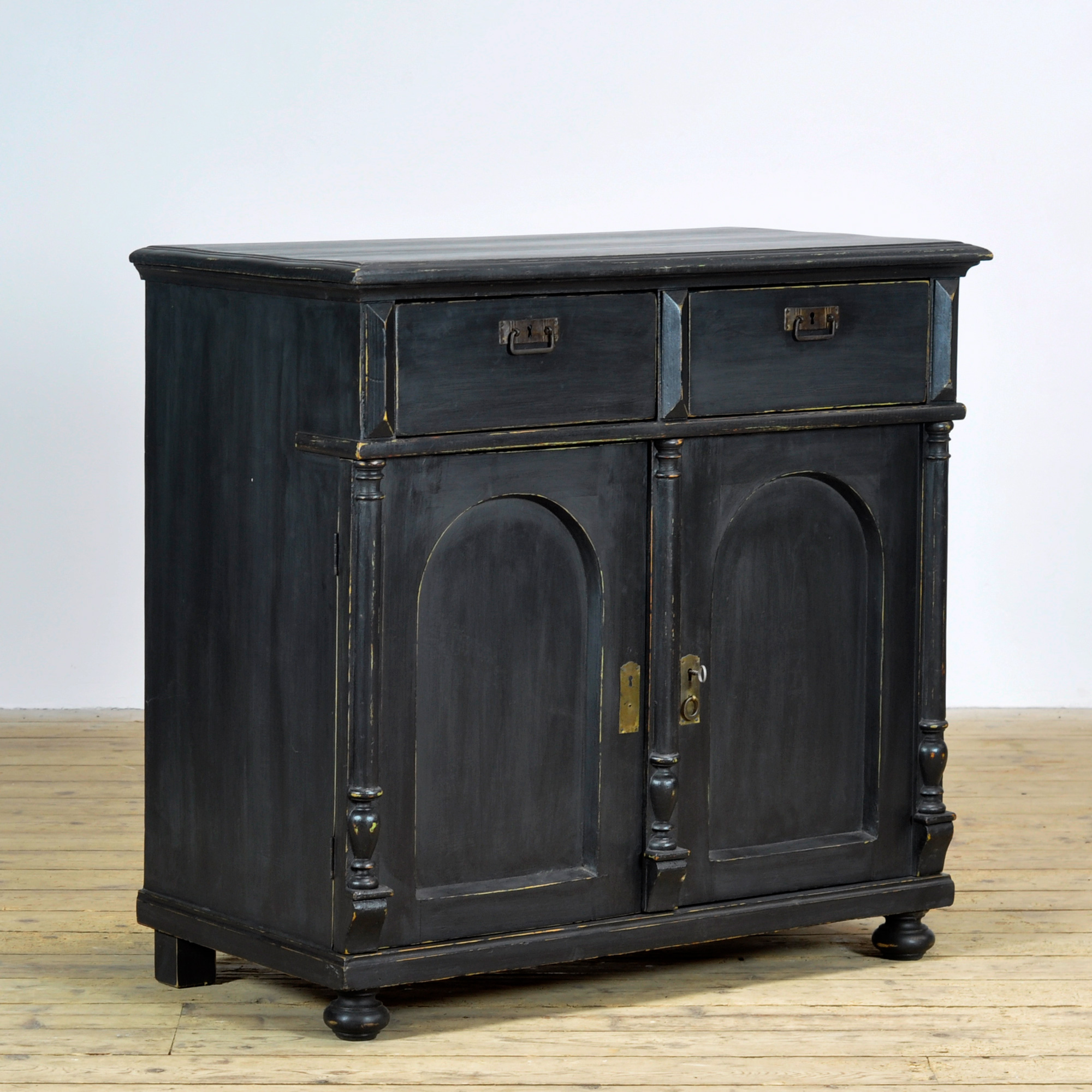 26264-dresser_2