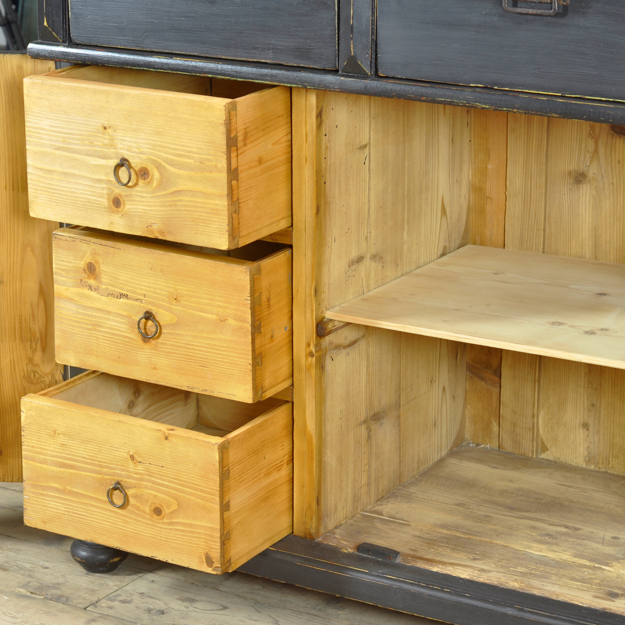 26264-dresser_5
