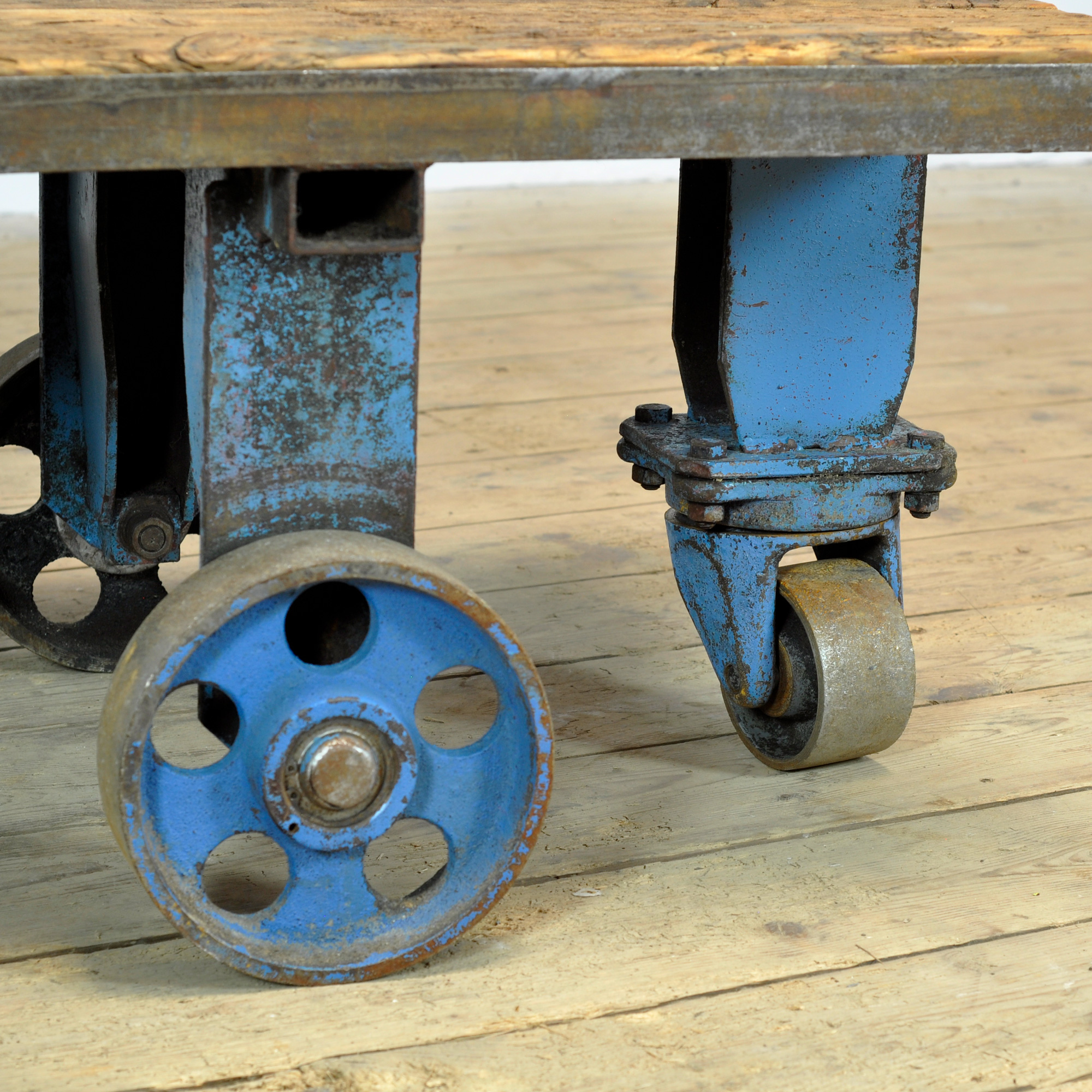 26283-industrieele-salontafel_10