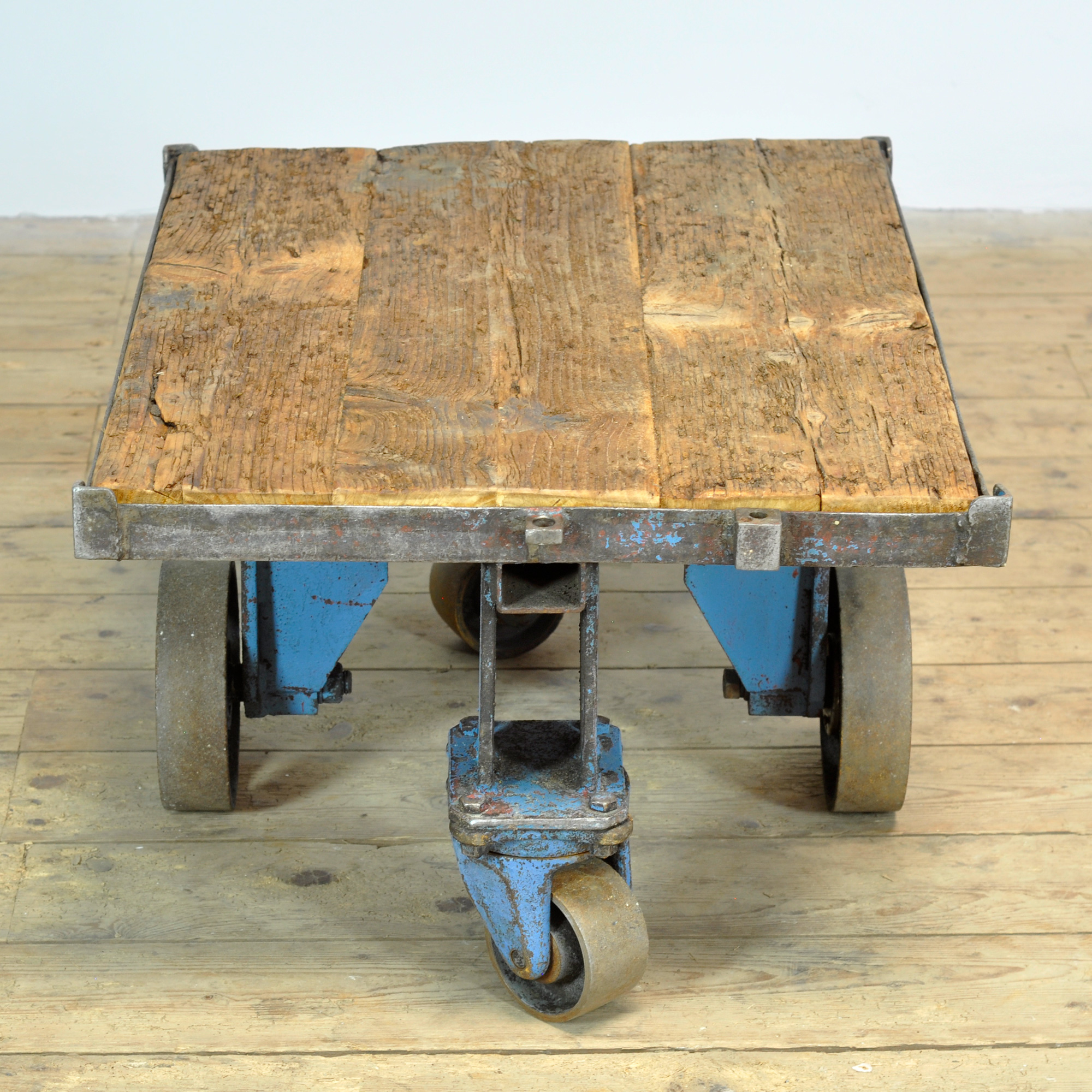 26283-industrieele-salontafel_11