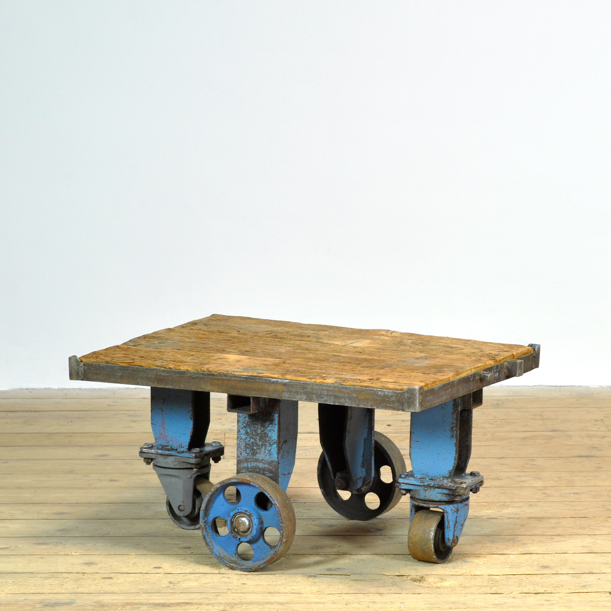 26283-industrieele-salontafel_3