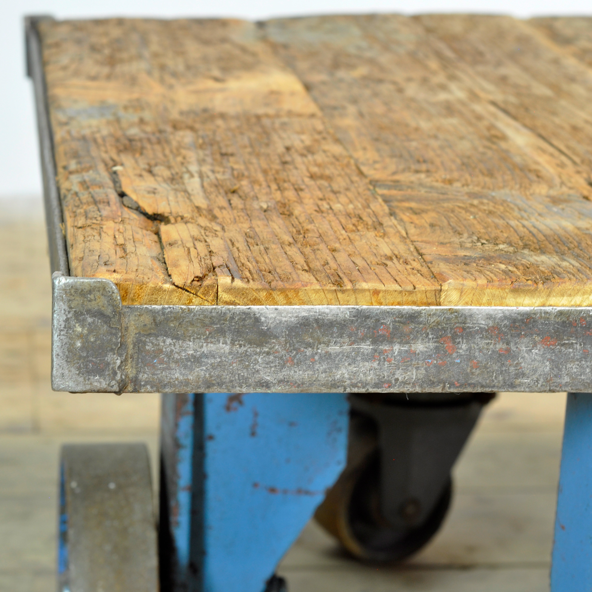 26283-industrieele-salontafel_8